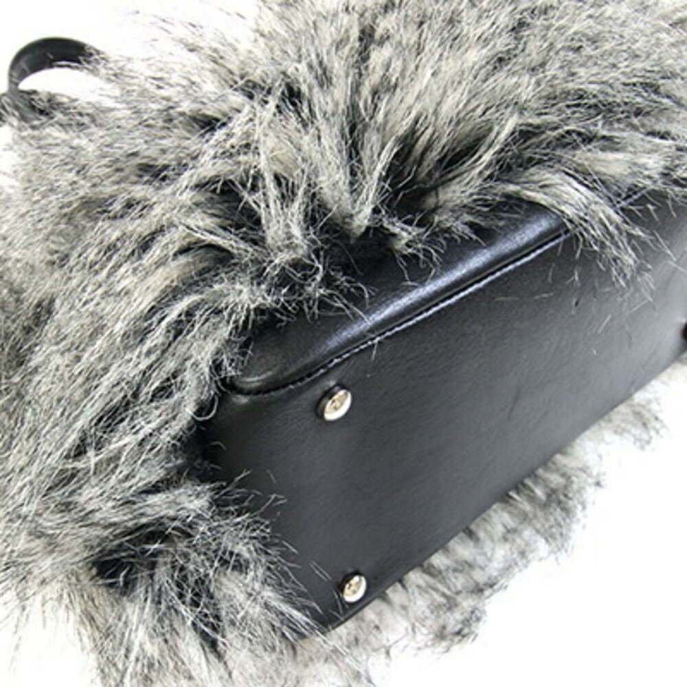 CHANEL Black Leather Logo Shoulder Bag - Picture 4 of 10